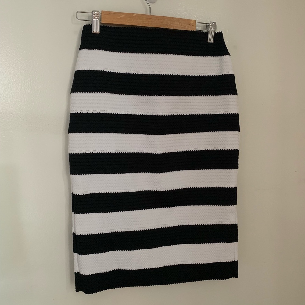 Black and white express Skirt